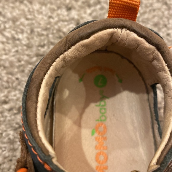 Momo baby Velcro blue and brown with orange accent flex sole size 7 toddler - Picture 3 of 3